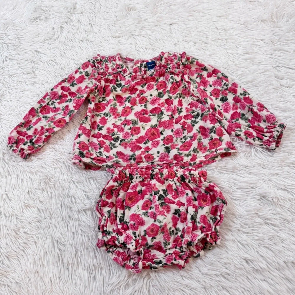Old Navy Pink Floral‎ Baby Set